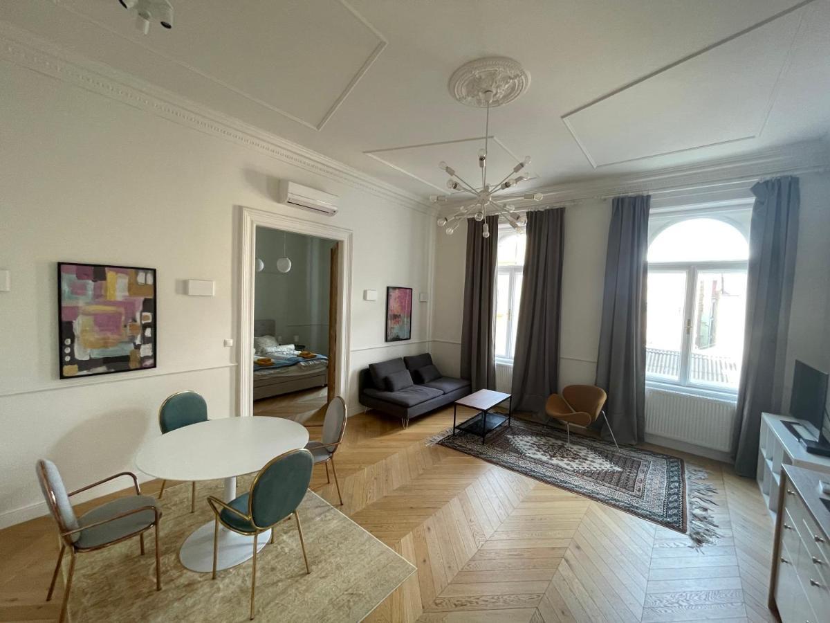 City Center 3, Elegant And Cozy 2Br In City Center! بودابست المظهر الخارجي الصورة