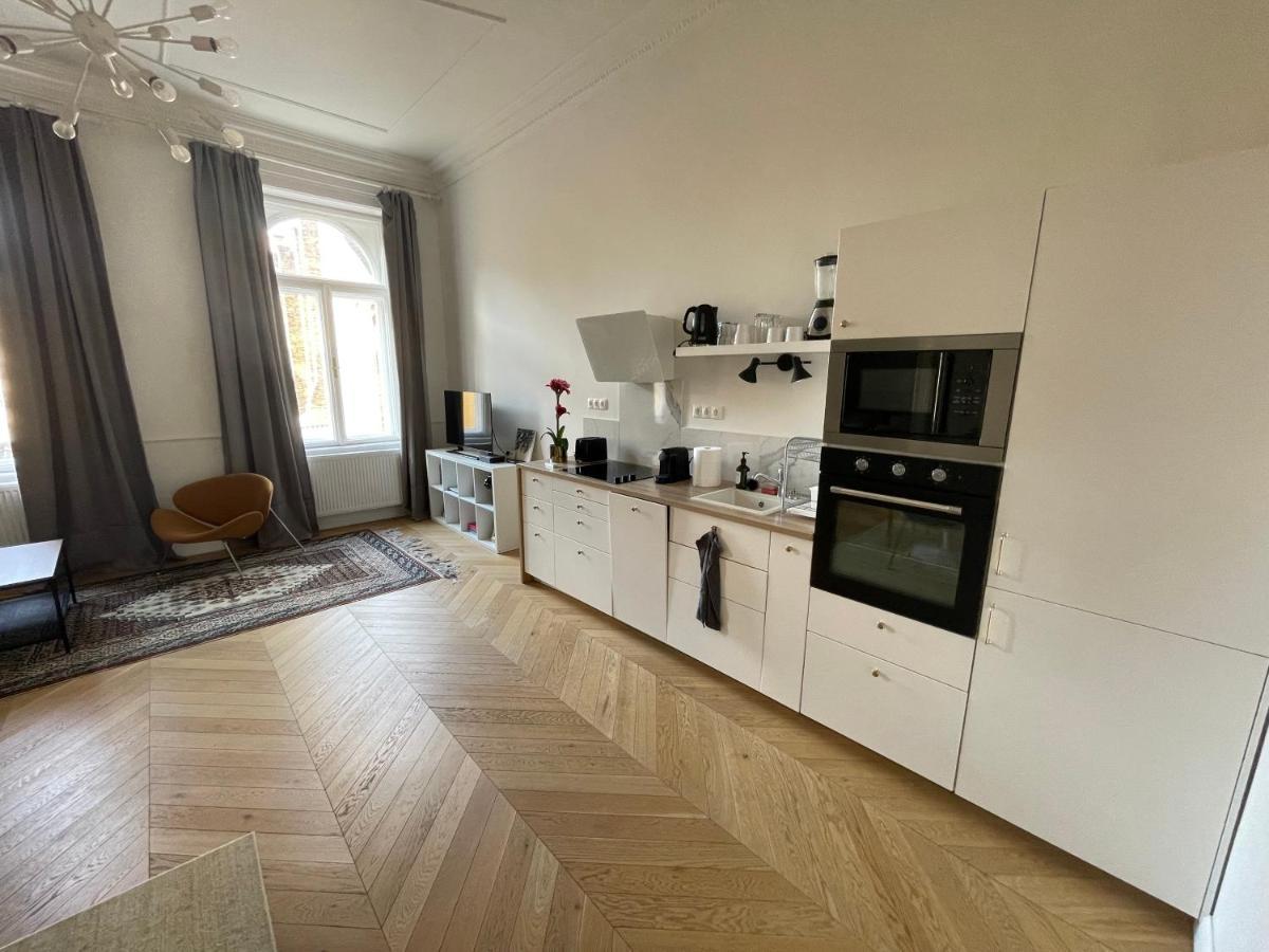 City Center 3, Elegant And Cozy 2Br In City Center! بودابست المظهر الخارجي الصورة