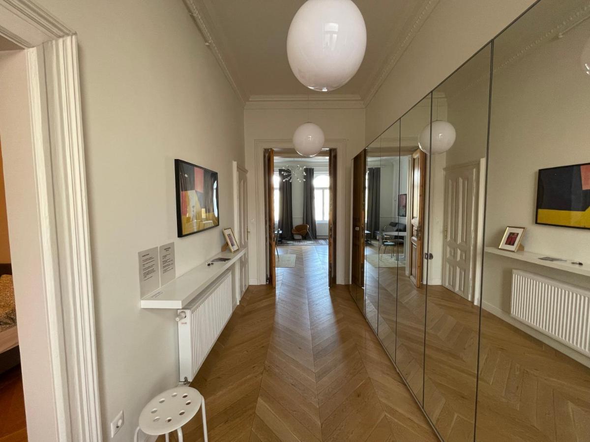 City Center 3, Elegant And Cozy 2Br In City Center! بودابست المظهر الخارجي الصورة